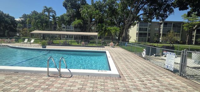 2999 NW 48th Ave 246, Lauderdale Lakes, FL 33313