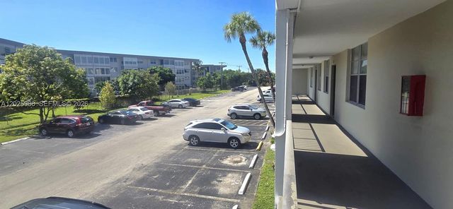 2999 NW 48th Ave 246, Lauderdale Lakes, FL 33313