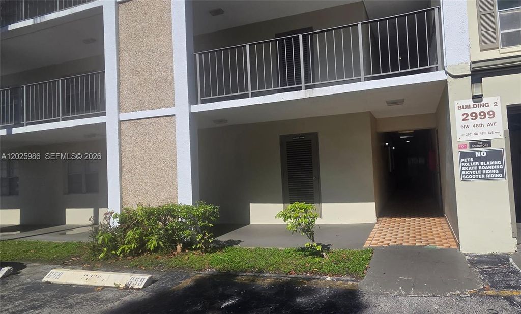 2999 NW 48th Ave 246, Lauderdale Lakes, FL 33313