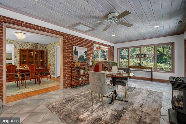 9233 FARNSWORTH DR, Potomac, MD 20854