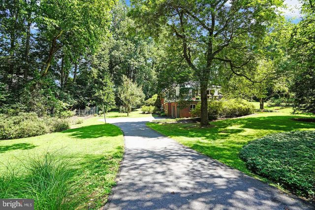 9233 FARNSWORTH DR, Potomac, MD 20854