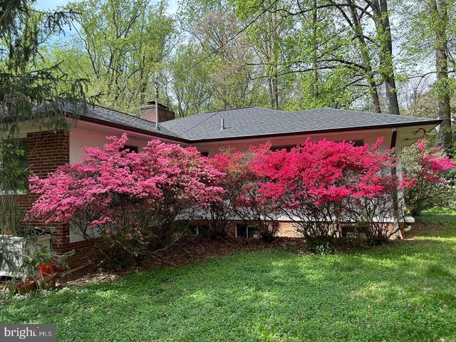 9233 FARNSWORTH DR, Potomac, MD 20854