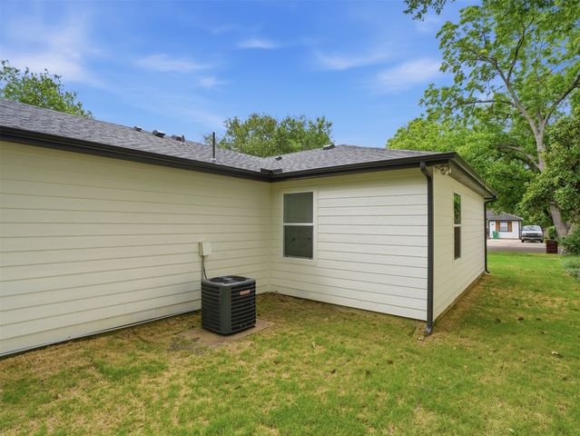 706 Emery Street, Denton, TX 76201