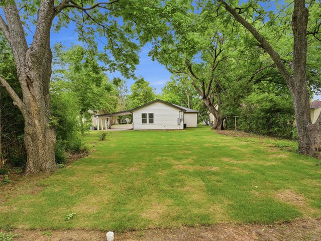 706 Emery Street, Denton, TX 76201