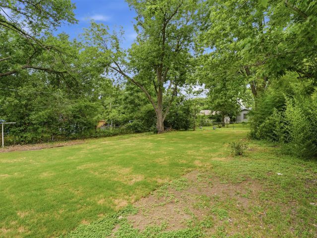 706 Emery Street, Denton, TX 76201