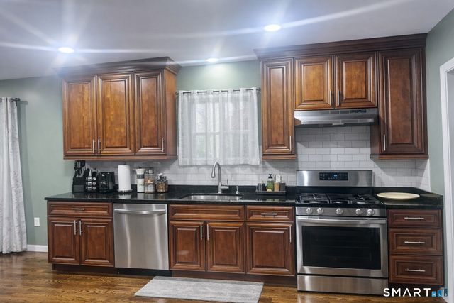 587 Brooks Street !st floor, Bridgeport, CT 06608