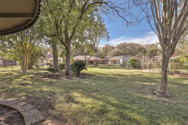 606 Venice Street, Sugar Land, TX 77478