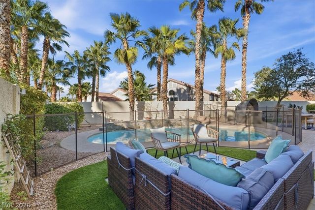 10240 Glen Ora Avenue, Las Vegas, NV 89134