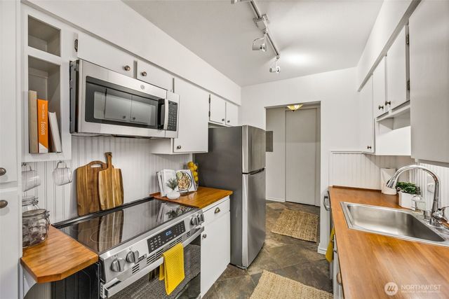 2301 NE 65th Street #202, Seattle, WA 98115