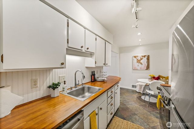 2301 NE 65th Street #202, Seattle, WA 98115