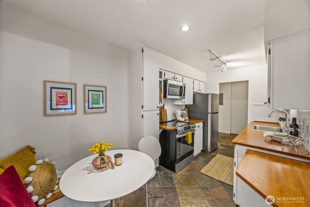 2301 NE 65th Street #202, Seattle, WA 98115