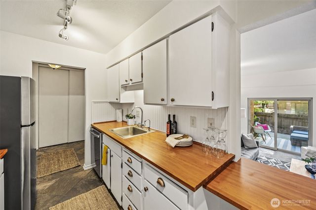 2301 NE 65th Street #202, Seattle, WA 98115