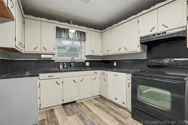 630 S 105th East Place, Tulsa, OK 74128