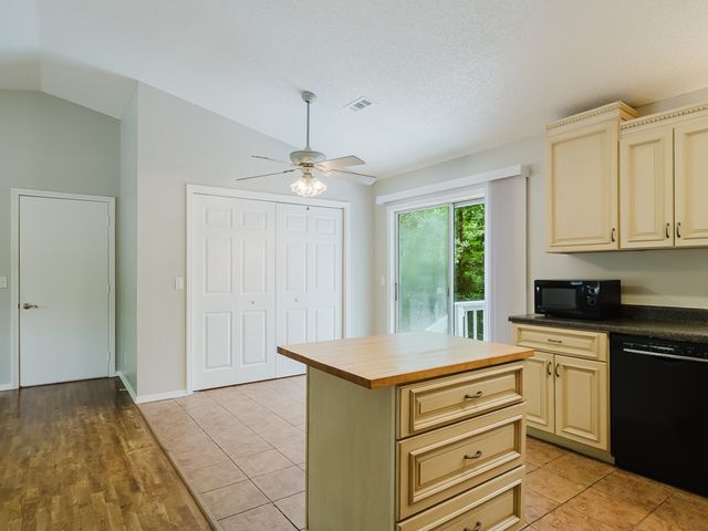 7 Claypole Lane, Bella Vista, AR 72715