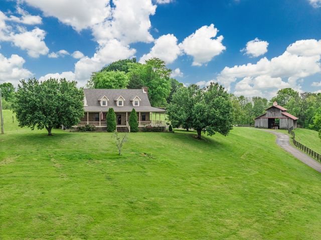 2370 Pulaski Hwy, Fayetteville, TN 37334