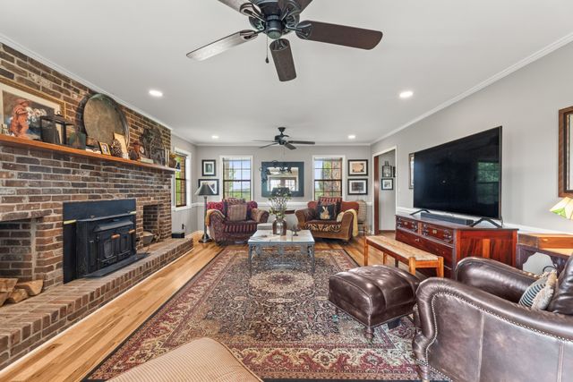 2370 Pulaski Hwy, Fayetteville, TN 37334