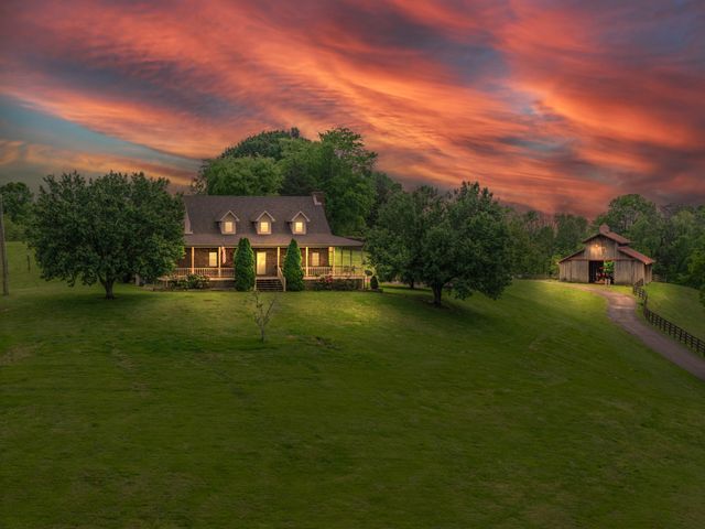 2370 Pulaski Hwy, Fayetteville, TN 37334