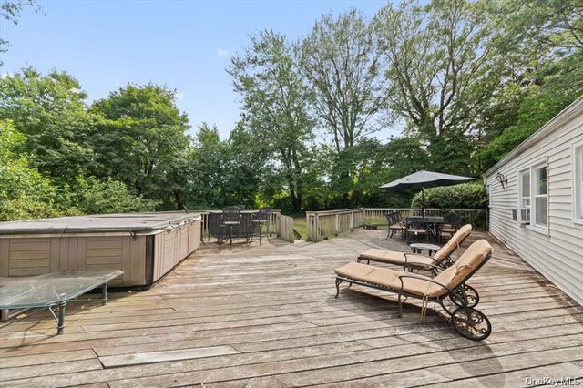 101 Cresthill Road, Yonkers, NY 10710