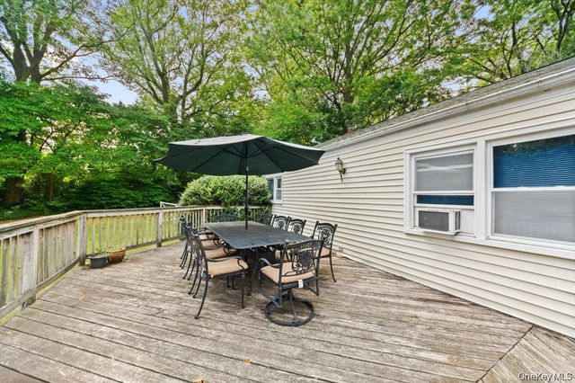 101 Cresthill Road, Yonkers, NY 10710