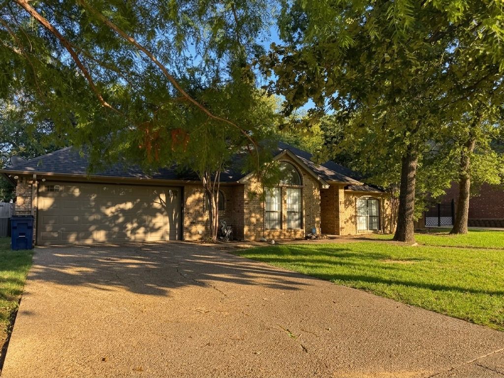 124 Brushy Mound Road, Burleson, TX 76028