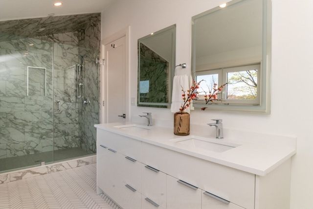 15 Tanglewood D, Boston, MA 02124