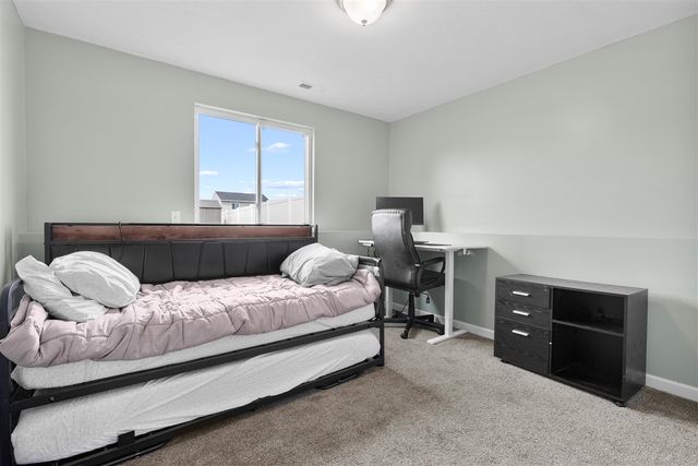 1630 Tea Pond Court, Vicksburg, MI 49097