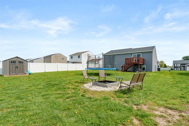 1630 Tea Pond Court, Vicksburg, MI 49097