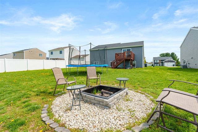 1630 Tea Pond Court, Vicksburg, MI 49097