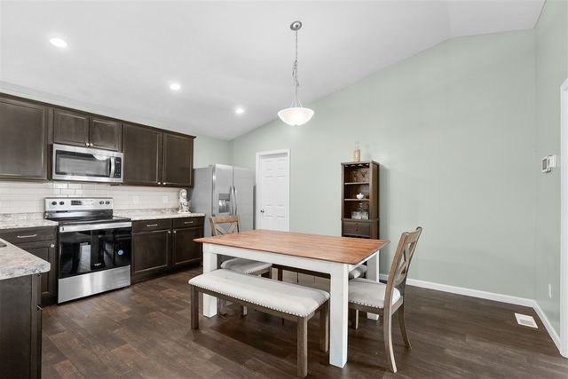 1630 Tea Pond Court, Vicksburg, MI 49097