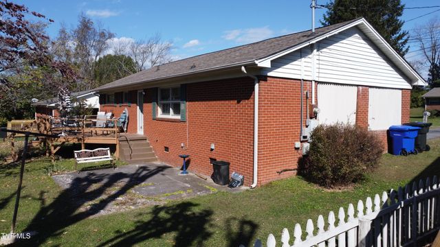 216 Laurel Street, Morristown, TN 37813