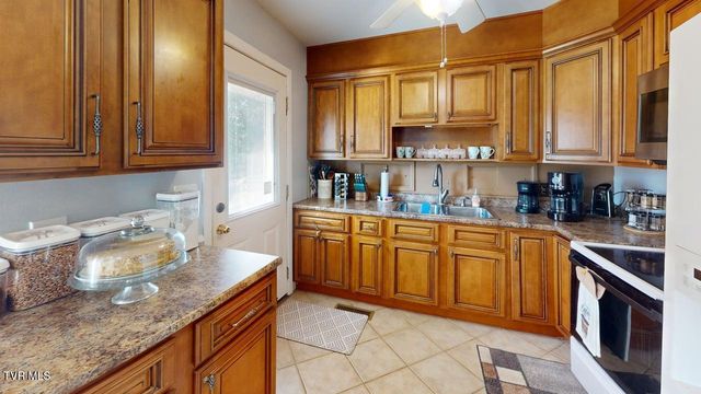 216 Laurel Street, Morristown, TN 37813