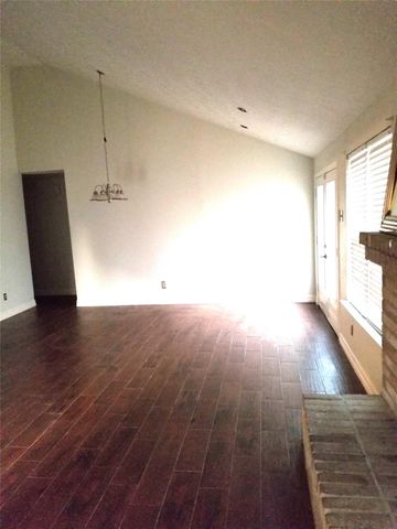 13031 Ambrose Street, Houston, TX 77045