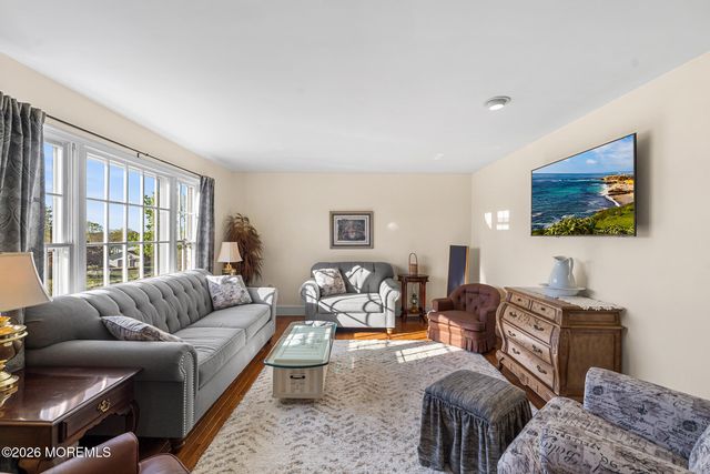 213 Woodberry Drive, Toms River, NJ 08753