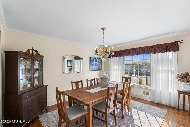 213 Woodberry Drive, Toms River, NJ 08753