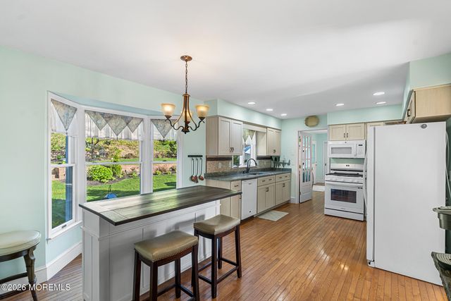 213 Woodberry Drive, Toms River, NJ 08753