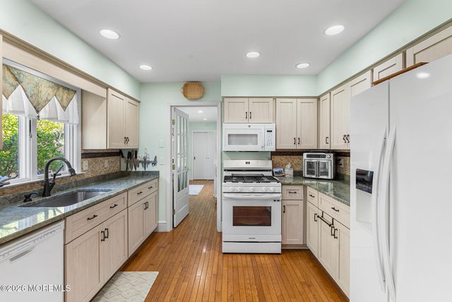213 Woodberry Drive, Toms River, NJ 08753