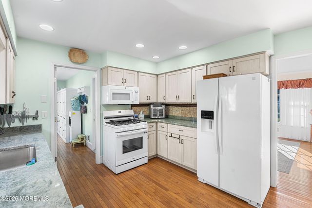213 Woodberry Drive, Toms River, NJ 08753