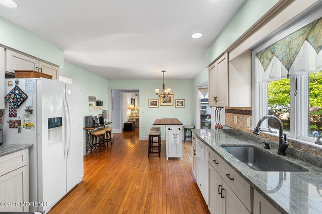 213 Woodberry Drive, Toms River, NJ 08753