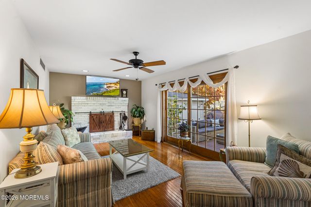 213 Woodberry Drive, Toms River, NJ 08753