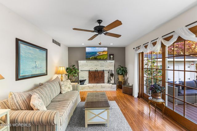 213 Woodberry Drive, Toms River, NJ 08753