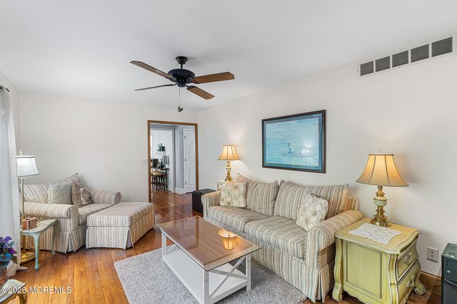 213 Woodberry Drive, Toms River, NJ 08753