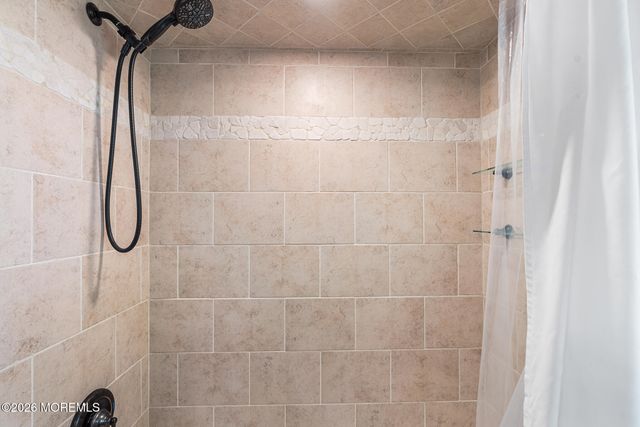 213 Woodberry Drive, Toms River, NJ 08753