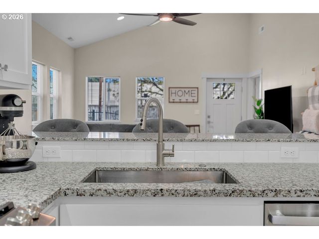 6411 Se 94TH Ave, Portland, OR 97266