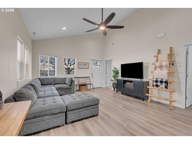 6411 Se 94TH Ave, Portland, OR 97266