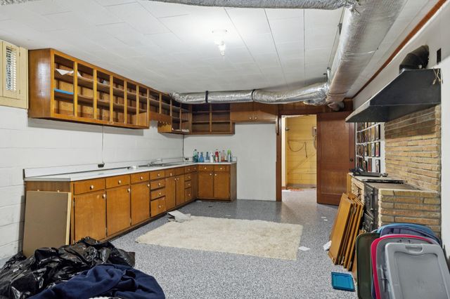527 E Madison St, Pulaski, TN 38478