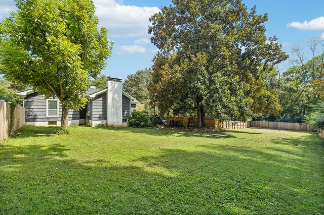 527 E Madison St, Pulaski, TN 38478