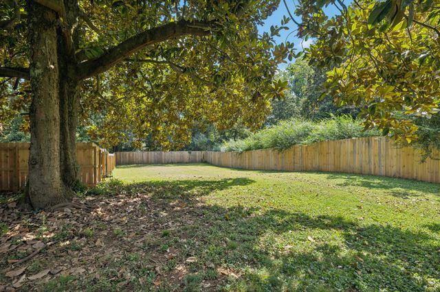 527 E Madison St, Pulaski, TN 38478