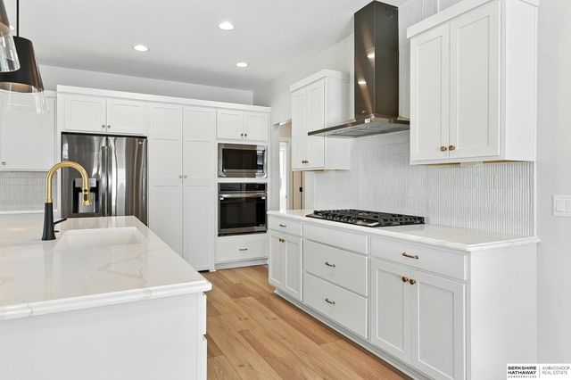 17531 Marinda Plaza, Omaha, NE 68130