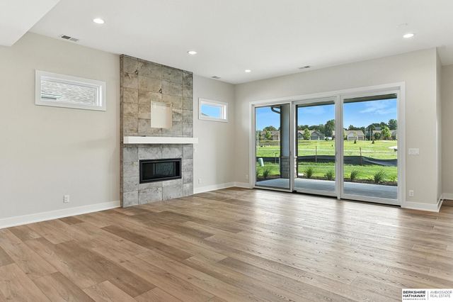 17531 Marinda Plaza, Omaha, NE 68130