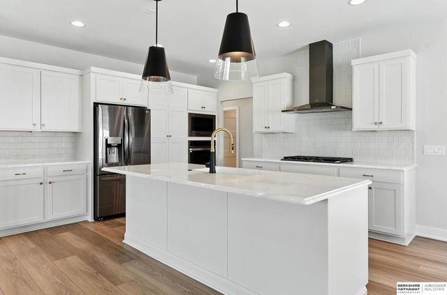 17531 Marinda Plaza, Omaha, NE 68130